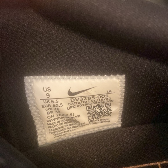 Nike ladies running shoes size 9 - Picture 2 of 4